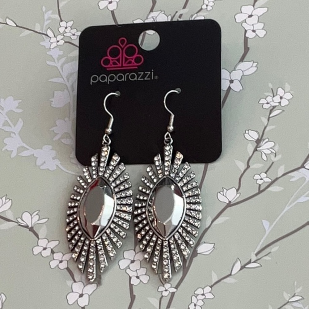 ❄️ Paparazzi | Silver Earrings Intricate Design The Fiercest One of All